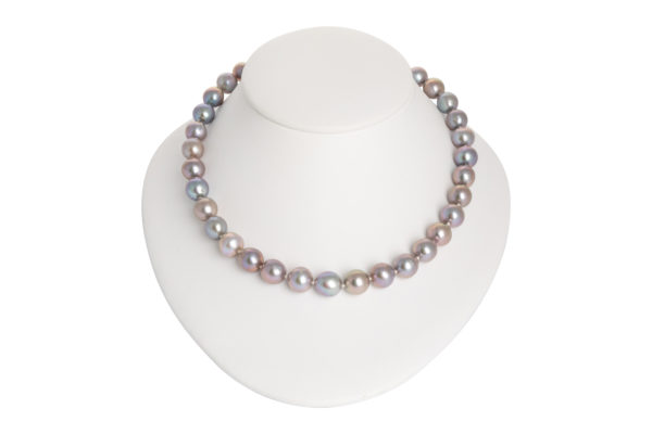 Grey round pearl necklace